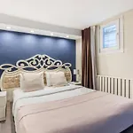 Refreshing Duplex Flat With Jacuzzi In Sisli